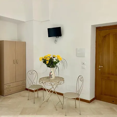 Le Dimore Di Ike Pensión